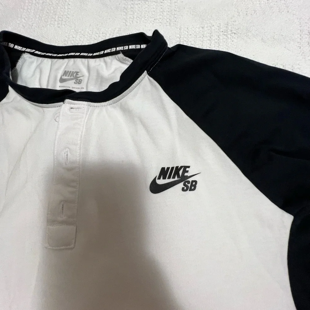Nike sb tee